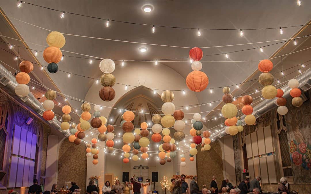 Balloon Ceiling… or No Balloons? It’s Your Wedding. 🎈